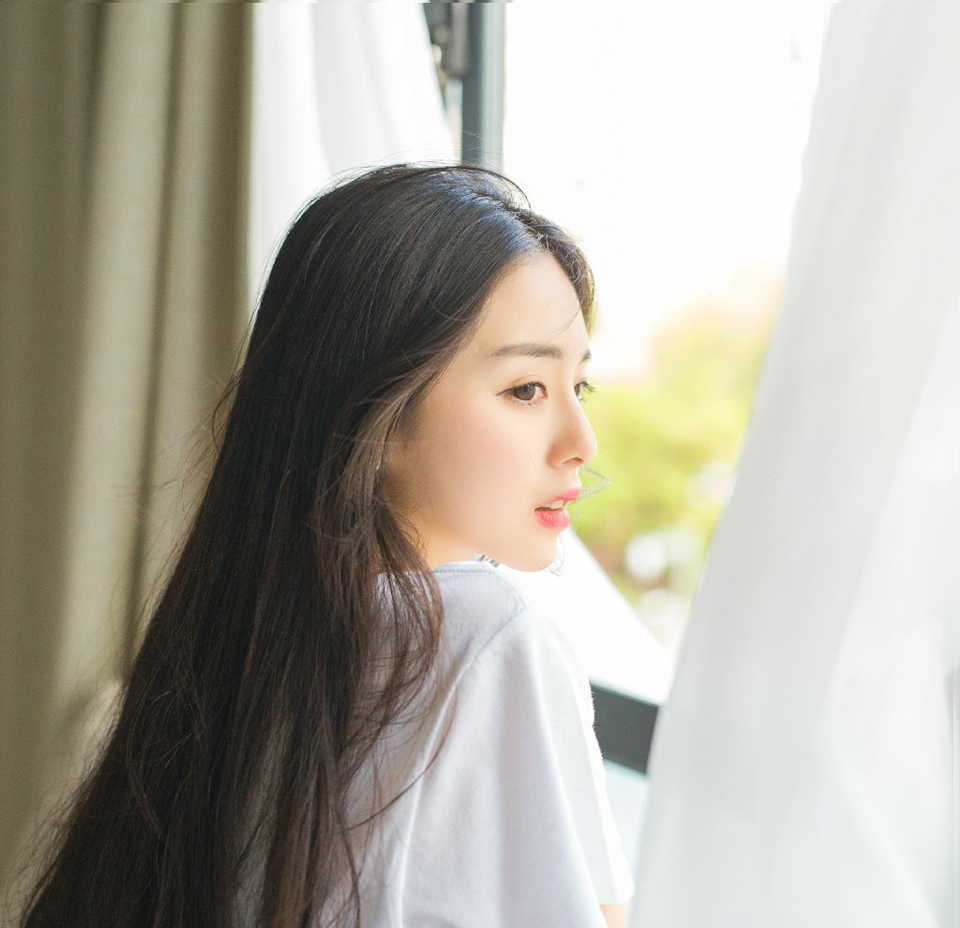 “对了，江东最近可有消息传来？”诸葛亮想了想，抬头看向马良。